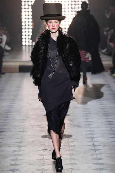 Look 7